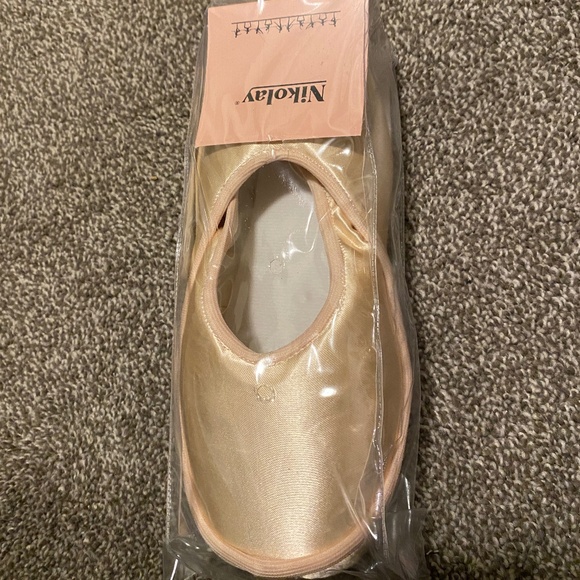 Brand New Nikolay Victory Pointe Shoes (size 7.5, 5X & 7.5, 6X) - Picture 4 of 7